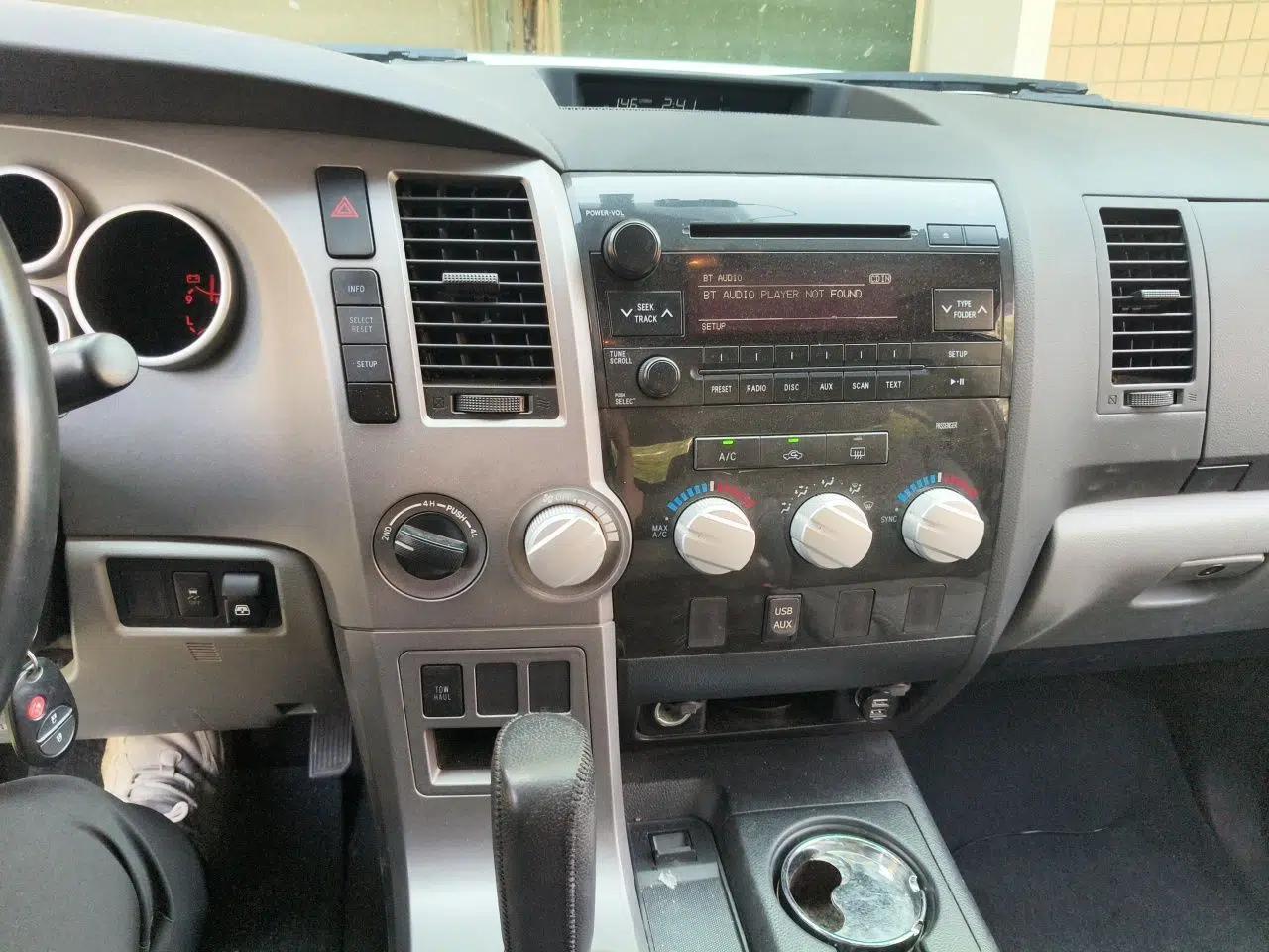Toyota Tundra 2011 Tundra 5.7 five-seater parallel import — миниатюра 13
