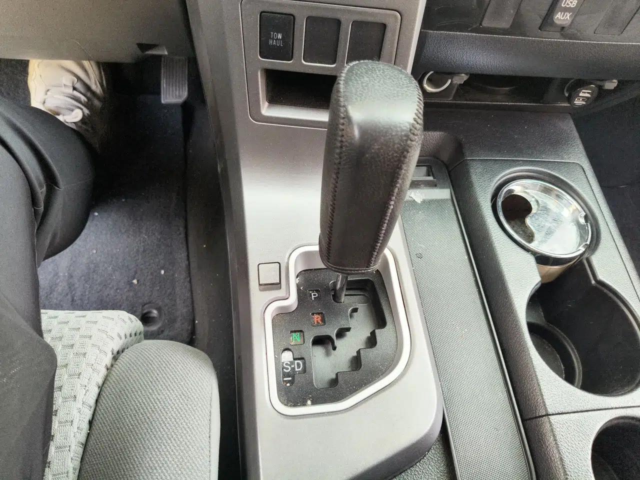 Toyota Tundra 2011 Tundra 5.7 five-seater parallel import — миниатюра 14