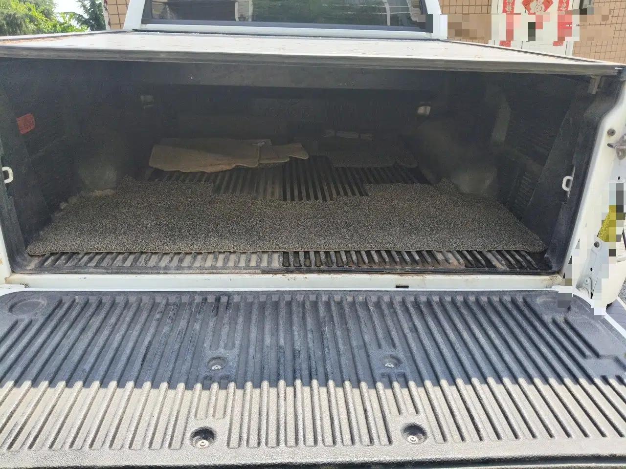 Toyota Tundra 2011 Tundra 5.7 five-seater parallel import — миниатюра 19
