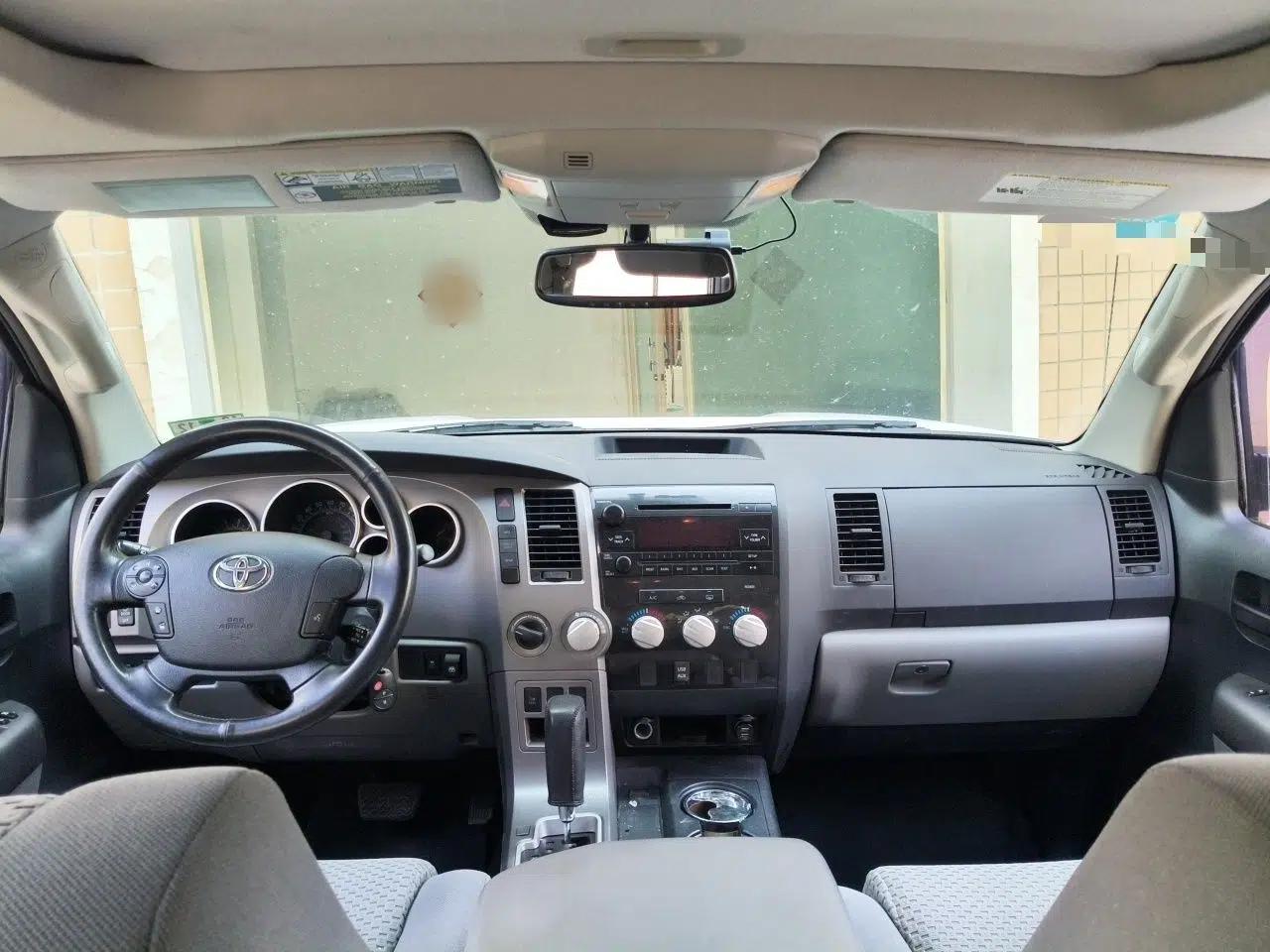 Toyota Tundra 2011 Tundra 5.7 five-seater parallel import — миниатюра 9