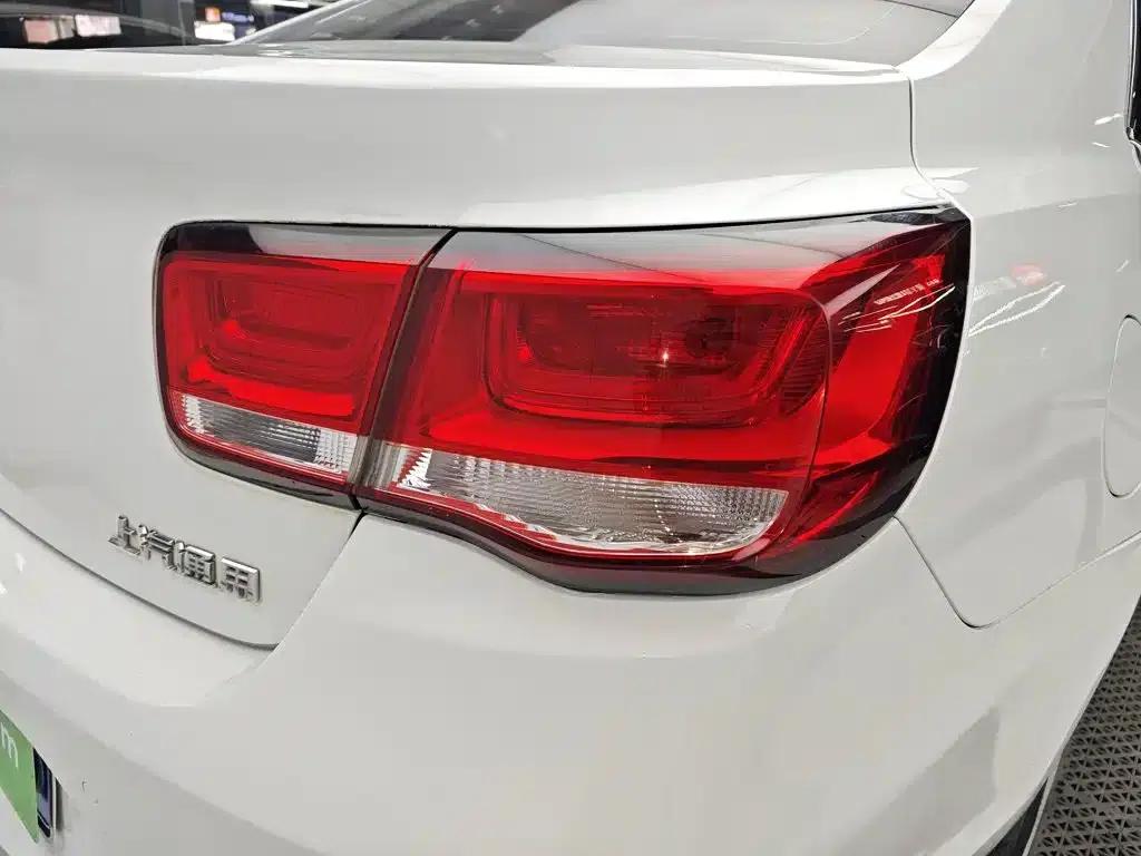 2018 Chevrolet Malibu 530T Automatic Fashion Edition — миниатюра 8