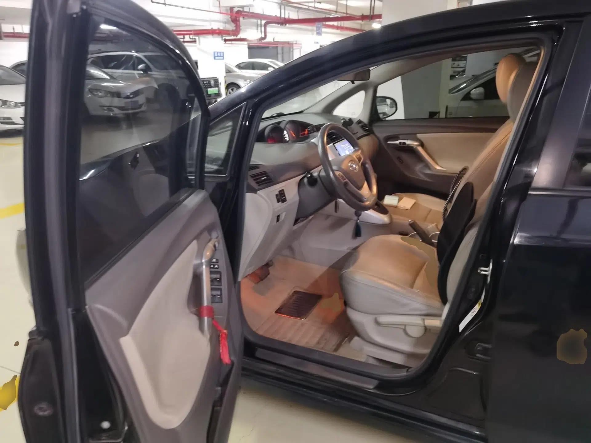 Toyota Verso 2014 Starlight 180E CVT Elite Edition — миниатюра 16