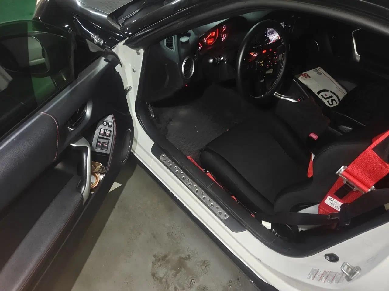 Toyota 86 2014 2.0L Manual Luxury Version — миниатюра 16