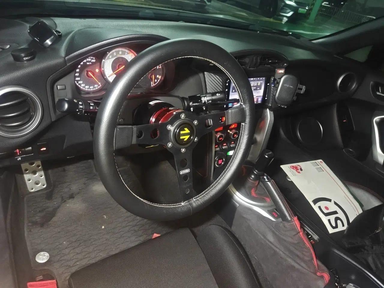 Toyota 86 2014 2.0L Manual Luxury Version — миниатюра 10