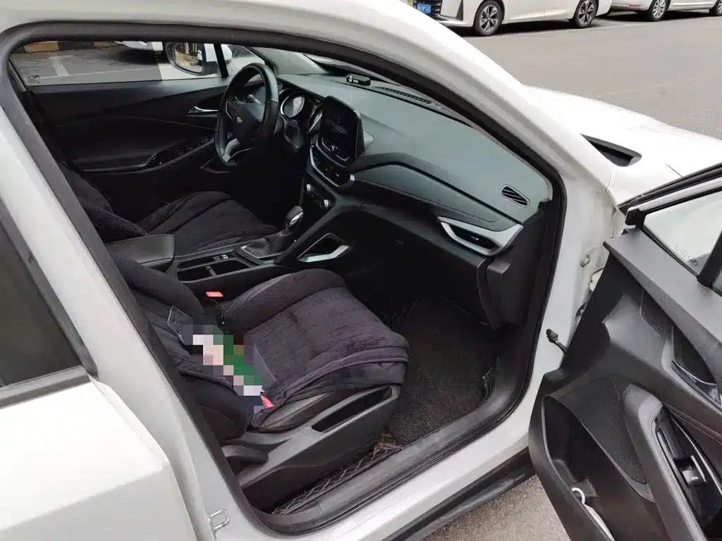 2019 Chevrolet Orlando 530T Automatic Mickey Mouse Custom Edition (5+2 models) China VI Emission Standard — миниатюра 21