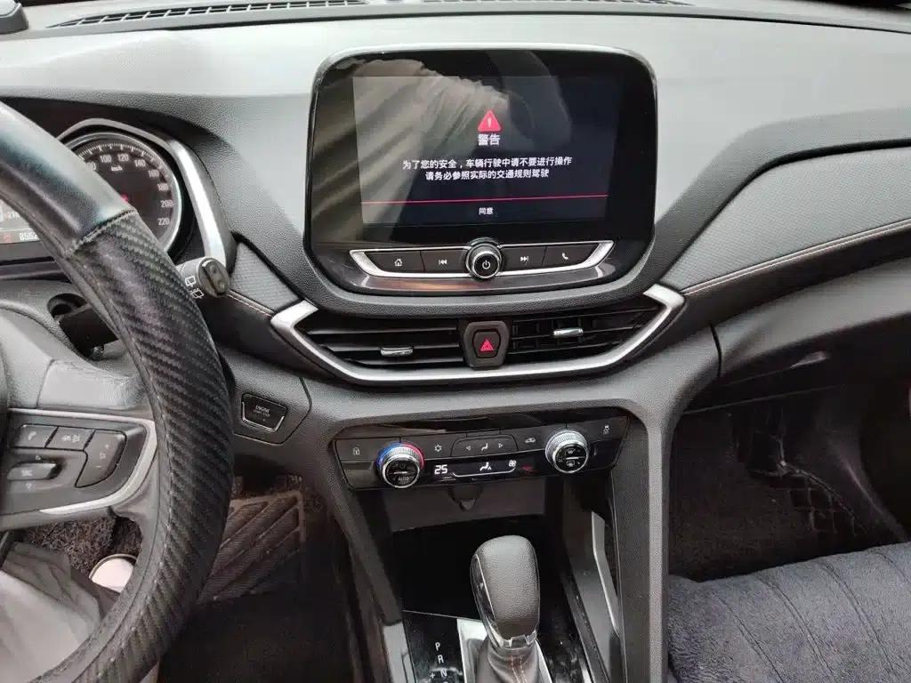 2019 Chevrolet Orlando 530T Automatic Mickey Mouse Custom Edition (5+2 models) China VI Emission Standard — миниатюра 9
