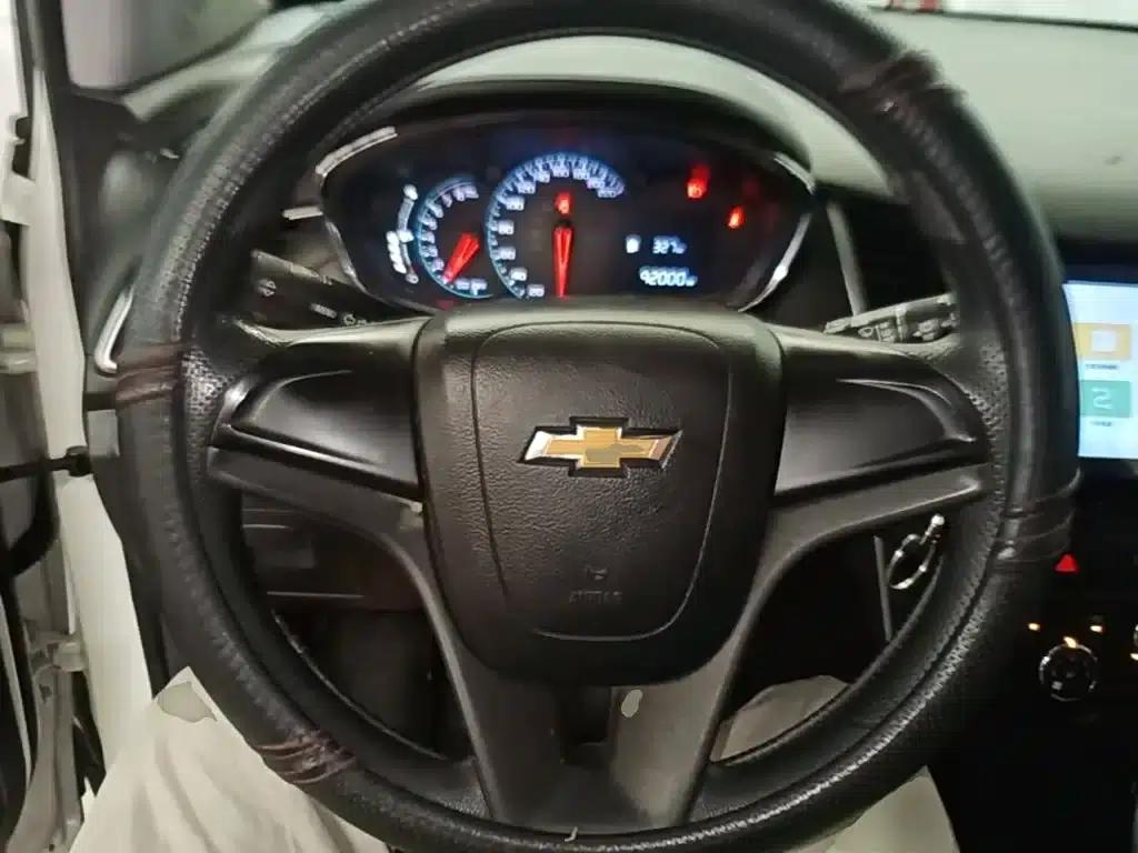 Chevrolet Trax 2017 1.4T Manual 2WD Comfort Model — миниатюра 11