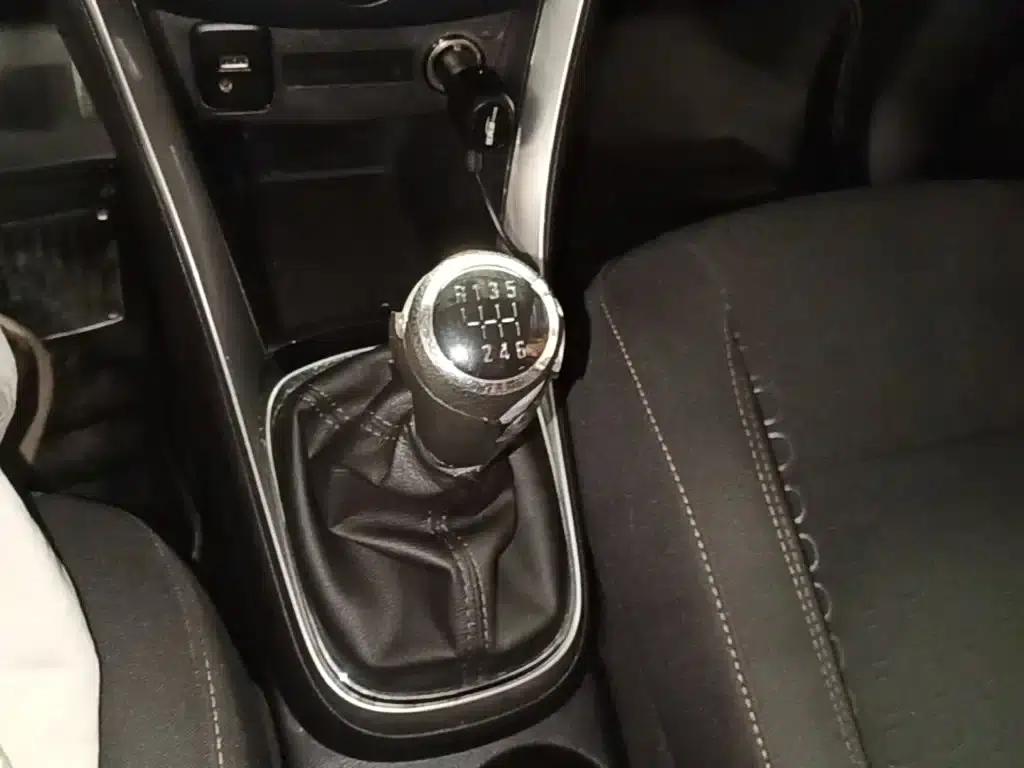 Chevrolet Trax 2017 1.4T Manual 2WD Comfort Model — миниатюра 14