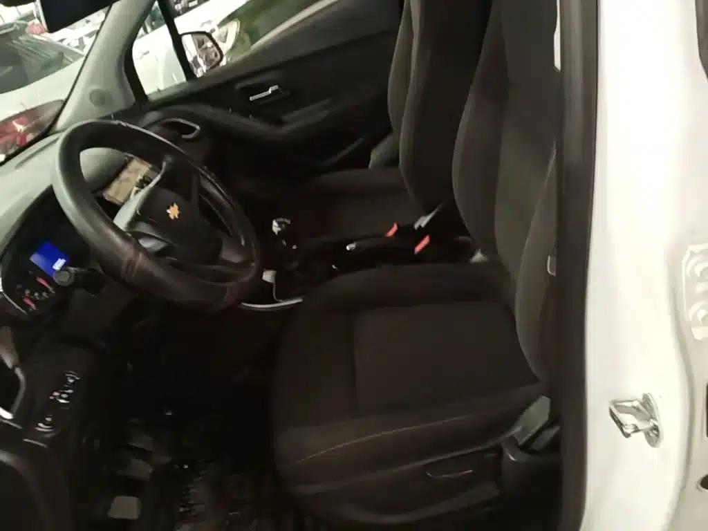 Chevrolet Trax 2017 1.4T Manual 2WD Comfort Model — миниатюра 15