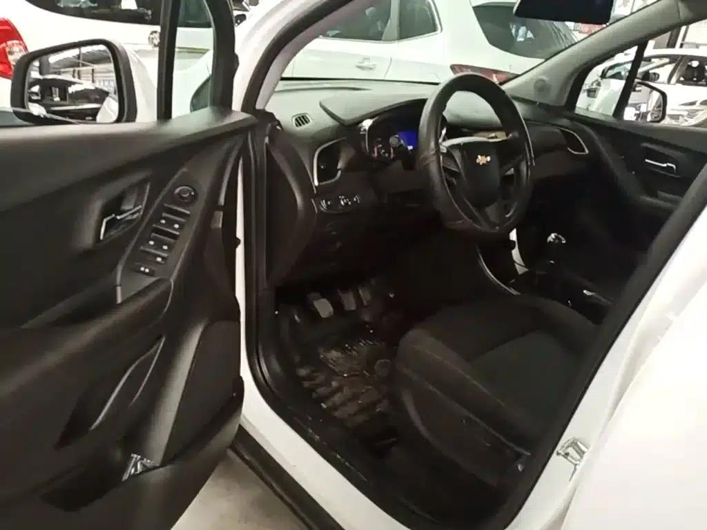 Chevrolet Trax 2017 1.4T Manual 2WD Comfort Model — миниатюра 16