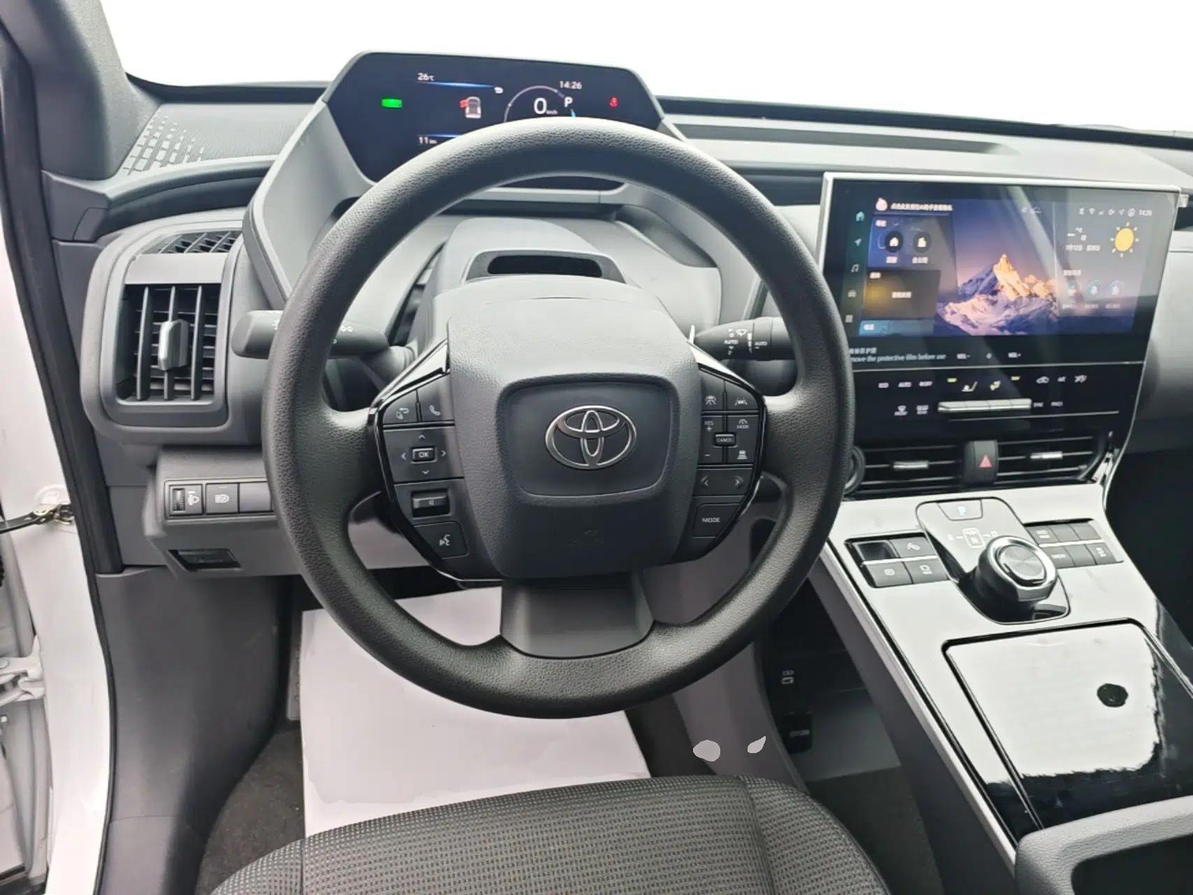 Toyota BZ 4X 2025 615 Air Edition — миниатюра 13