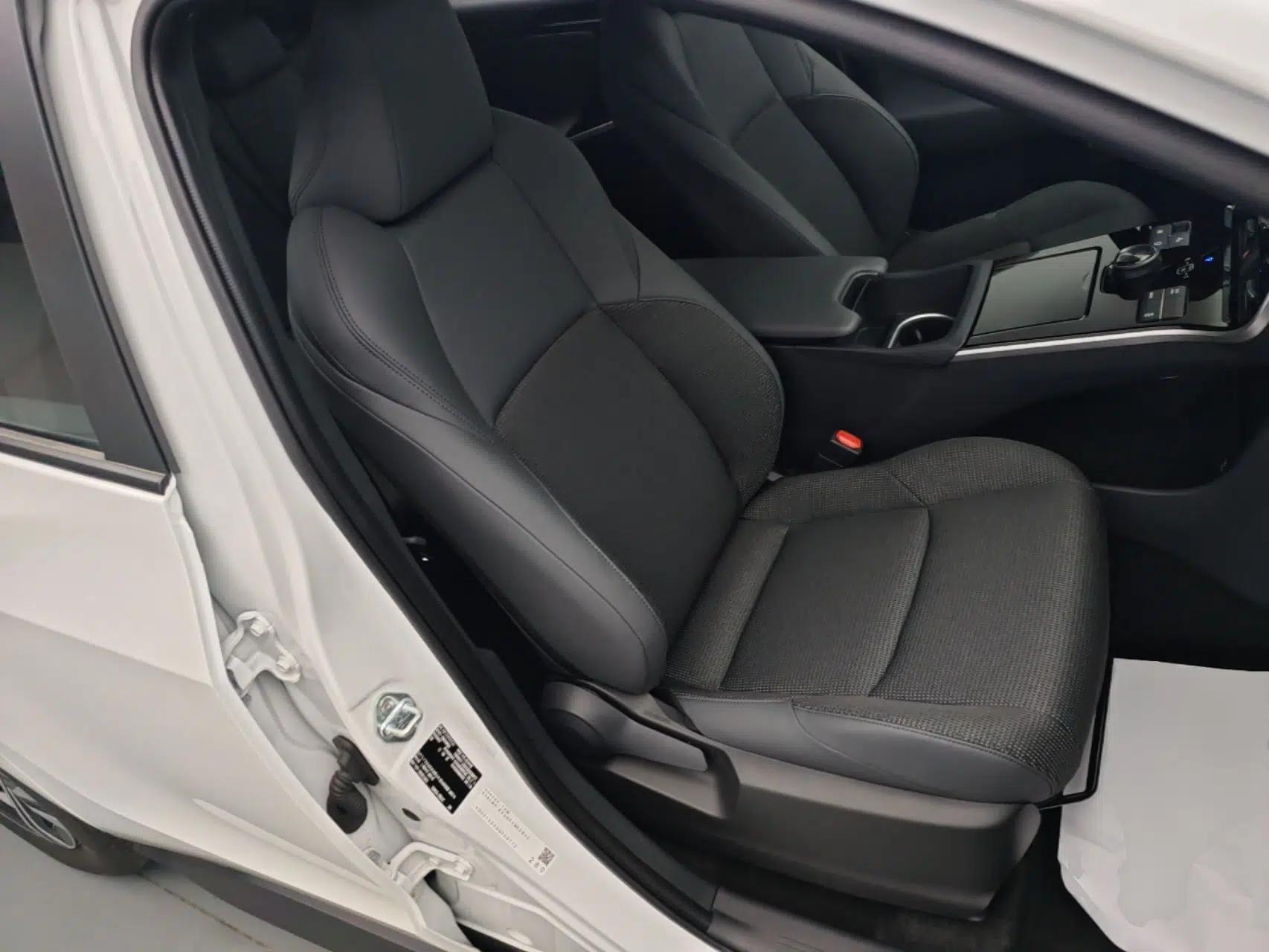 Toyota BZ 4X 2025 615 Air Edition — миниатюра 19