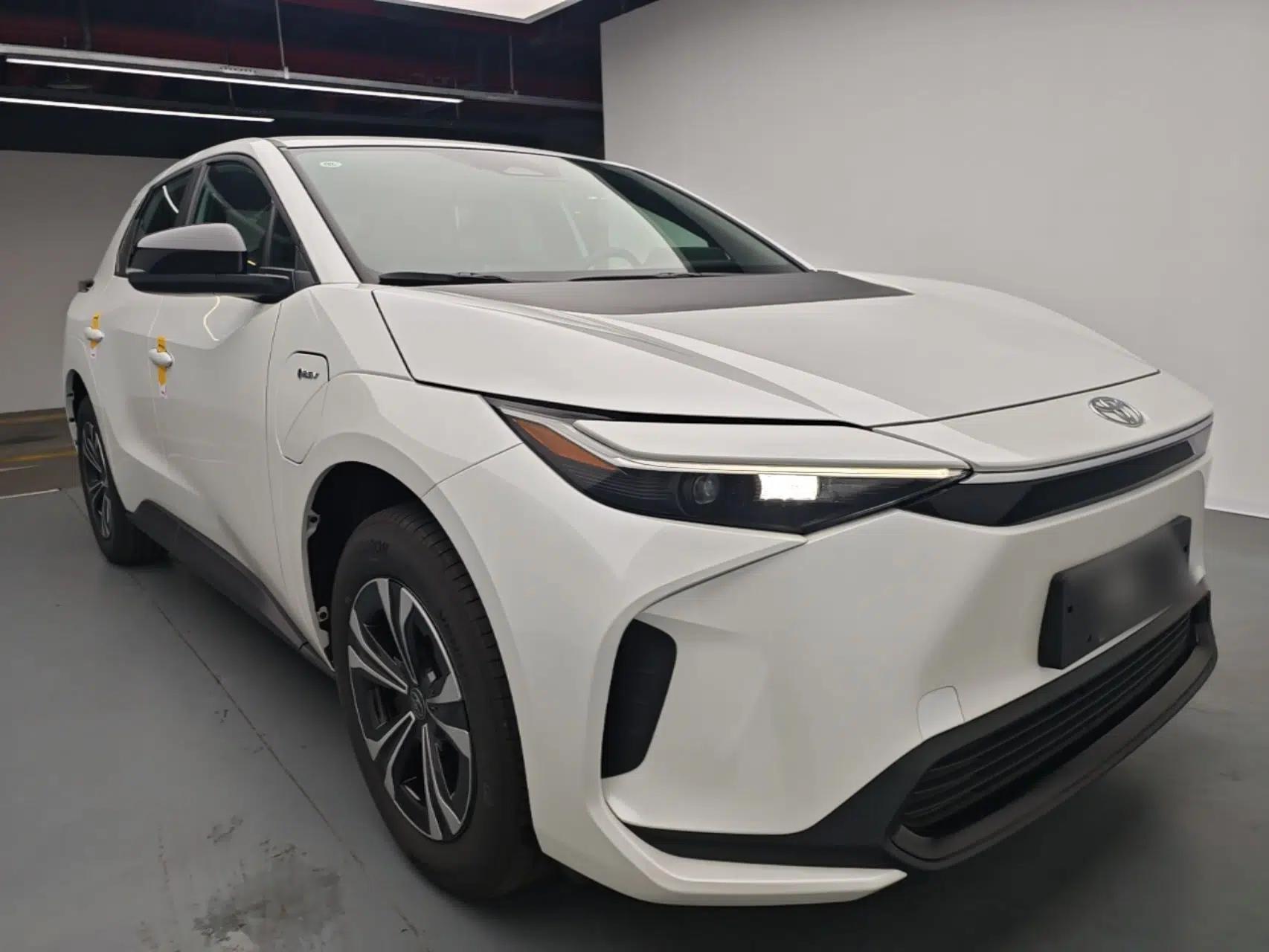 Toyota BZ 4X 2025 615 Air Edition — миниатюра 3