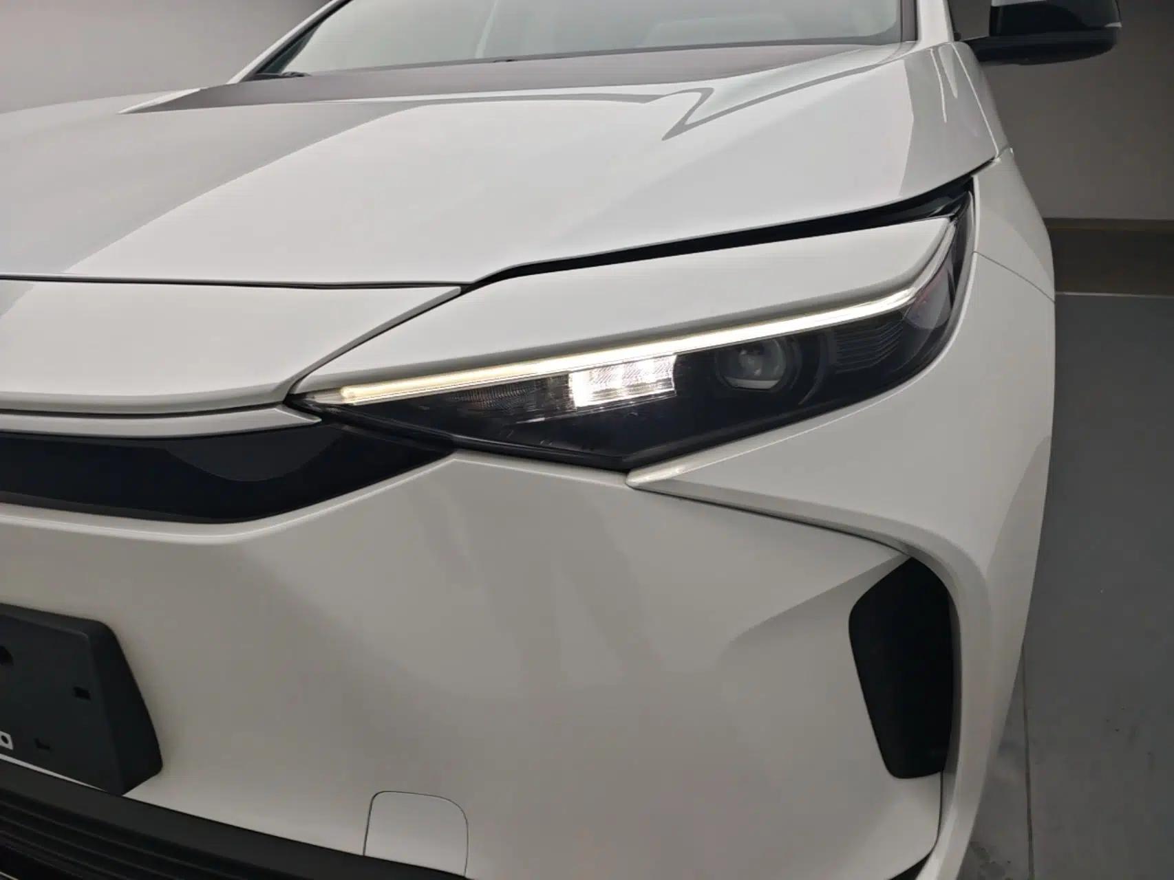 Toyota BZ 4X 2025 615 Air Edition — миниатюра 8