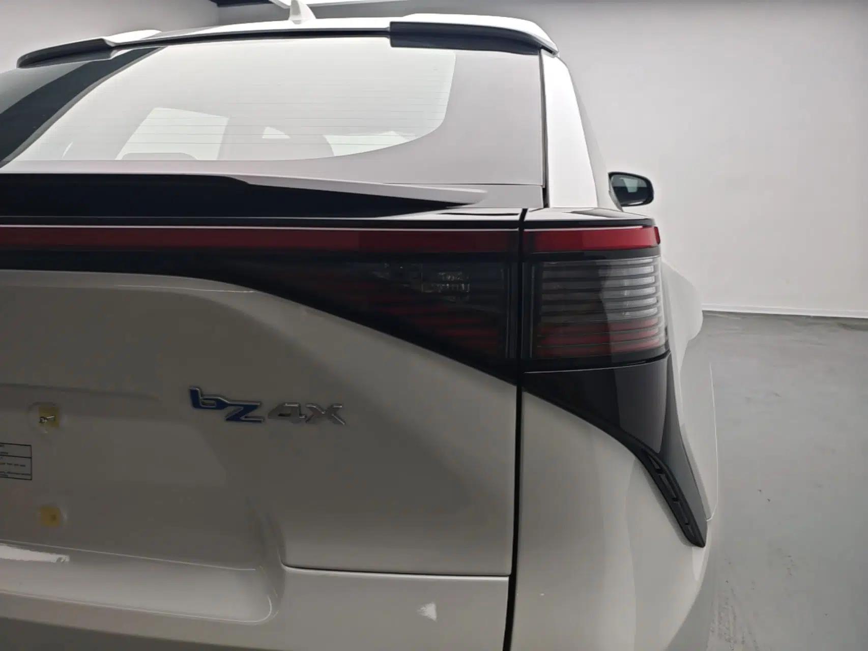 Toyota BZ 4X 2025 615 Air Edition — миниатюра 9