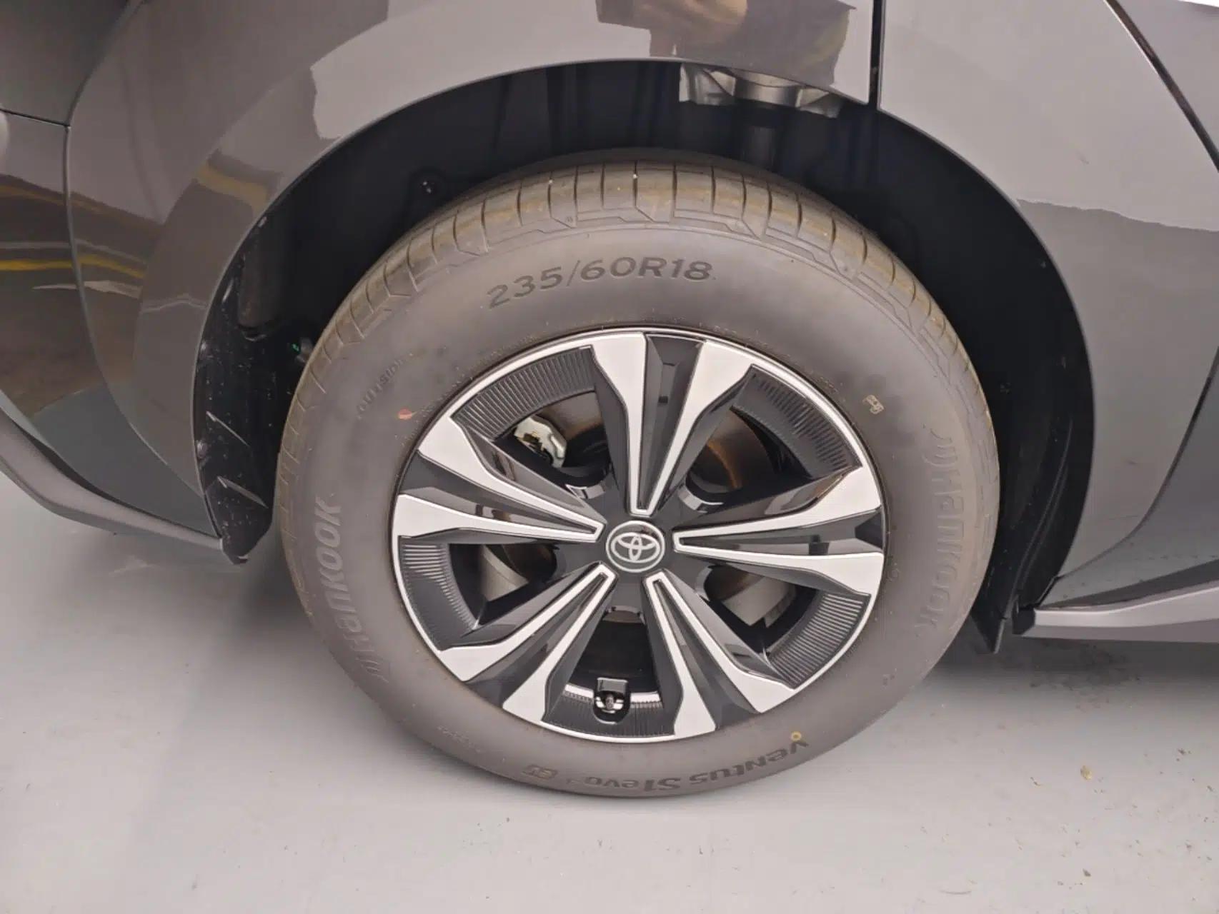 Toyota BZ 4X 2025 615 Air Edition — миниатюра 11