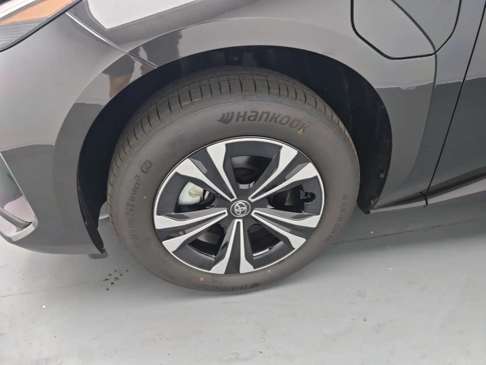 Toyota BZ 4X 2025 615 Air Edition — миниатюра 10