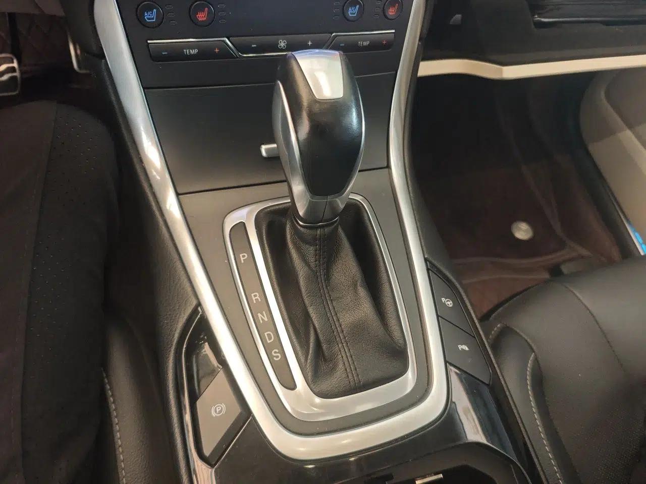 Ford Edge 2015 2.7T GTDi 4x4 Prestige 7-Seater — миниатюра 14