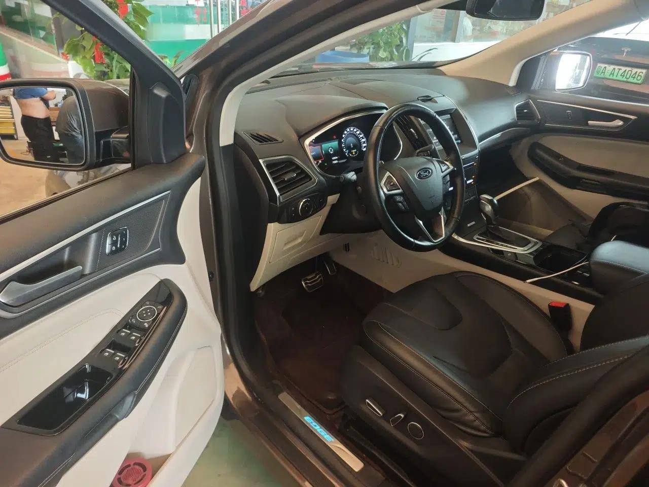 Ford Edge 2015 2.7T GTDi 4x4 Prestige 7-Seater — миниатюра 16