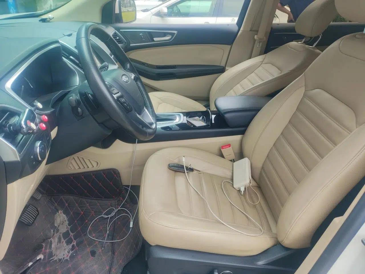 Ford Edge 2016 EcoBoost 245 Two-Wheel-Drive Titanium 7-Seater — миниатюра 15