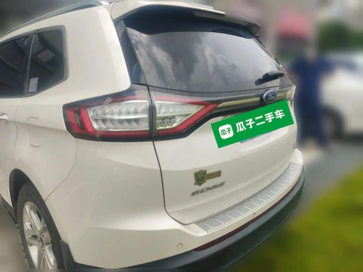 Ford Edge 2016 EcoBoost 245 Two-Wheel-Drive Titanium 7-Seater — миниатюра 5