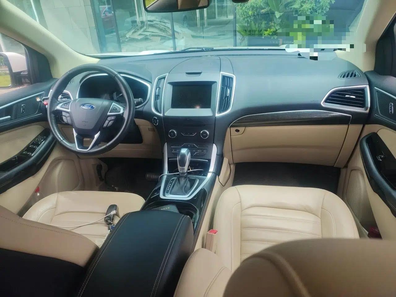 Ford Edge 2016 EcoBoost 245 Two-Wheel-Drive Titanium 7-Seater — миниатюра 9