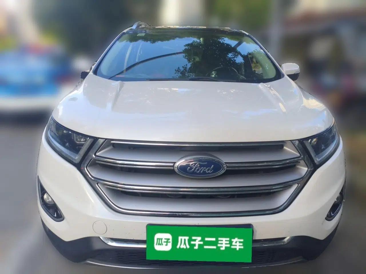 Ford Edge 2016 EcoBoost 245 Two-Wheel-Drive Titanium 7-Seater — миниатюра 2