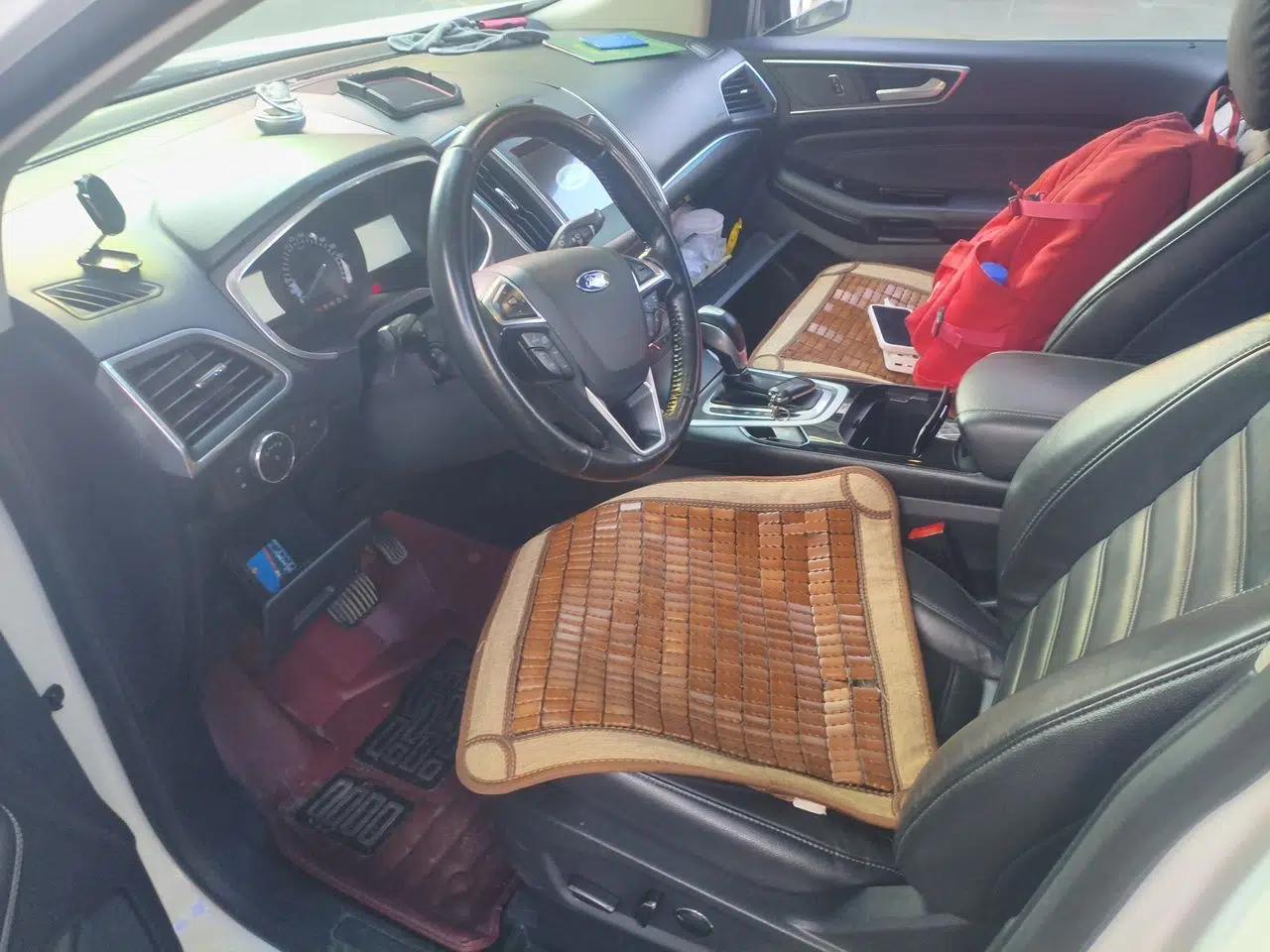 Ford Edge 2016 EcoBoost 245 Two-Wheel-Drive Titanium 7-Seater — миниатюра 15