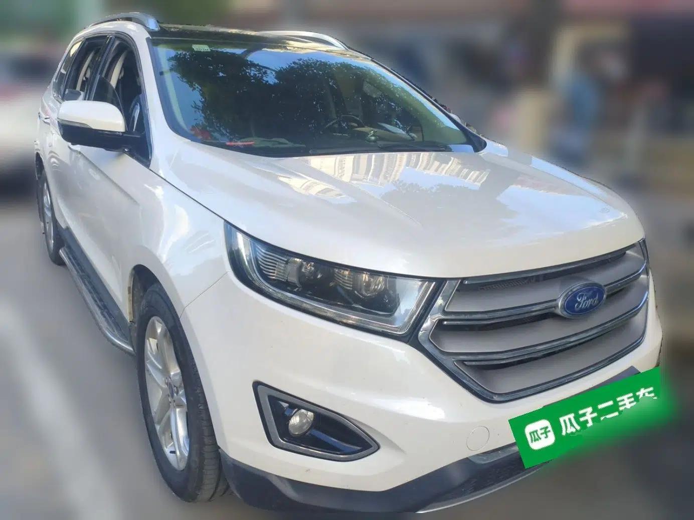 Ford Edge 2016 EcoBoost 245 Two-Wheel-Drive Titanium 7-Seater — миниатюра 3