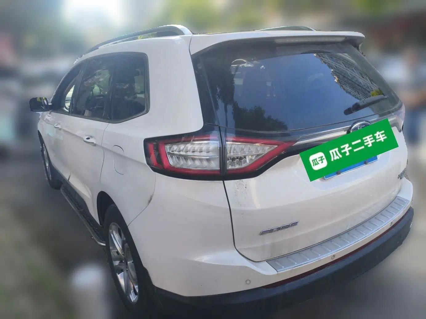 Ford Edge 2016 EcoBoost 245 Two-Wheel-Drive Titanium 7-Seater — миниатюра 4