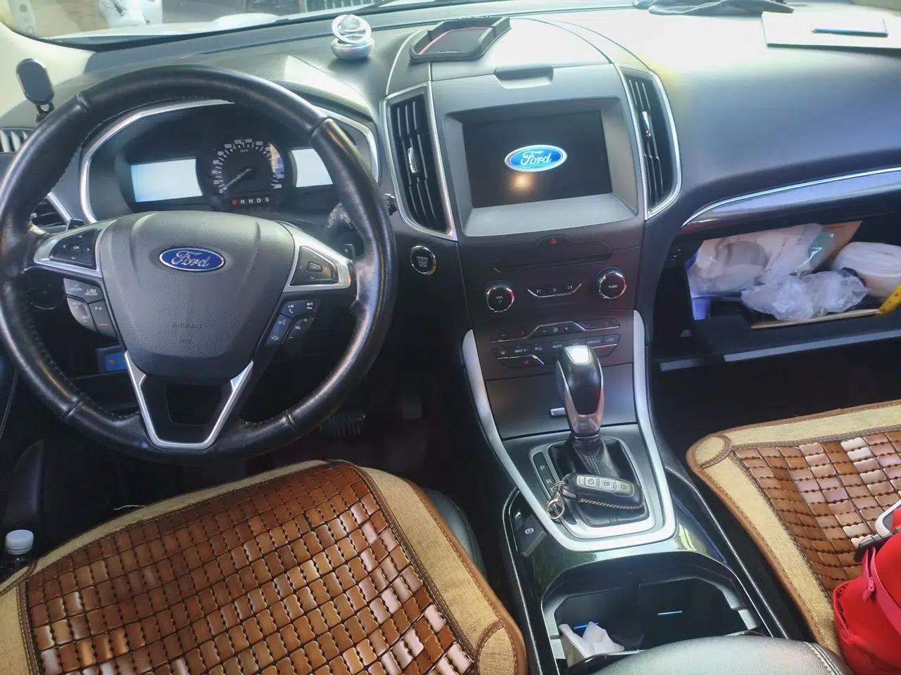 Ford Edge 2016 EcoBoost 245 Two-Wheel-Drive Titanium 7-Seater — миниатюра 9