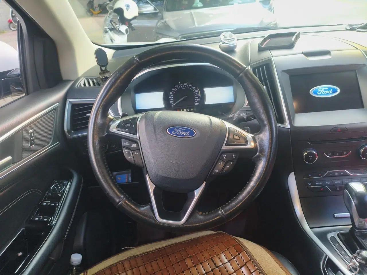 Ford Edge 2016 EcoBoost 245 Two-Wheel-Drive Titanium 7-Seater — миниатюра 10