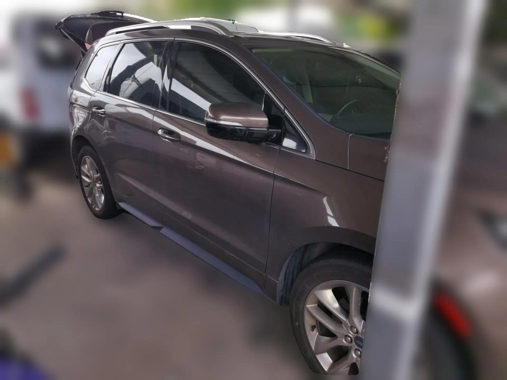 Ford Edge 2015 2.0T GTDi Four-Wheel Drive Prestige Model — миниатюра 3
