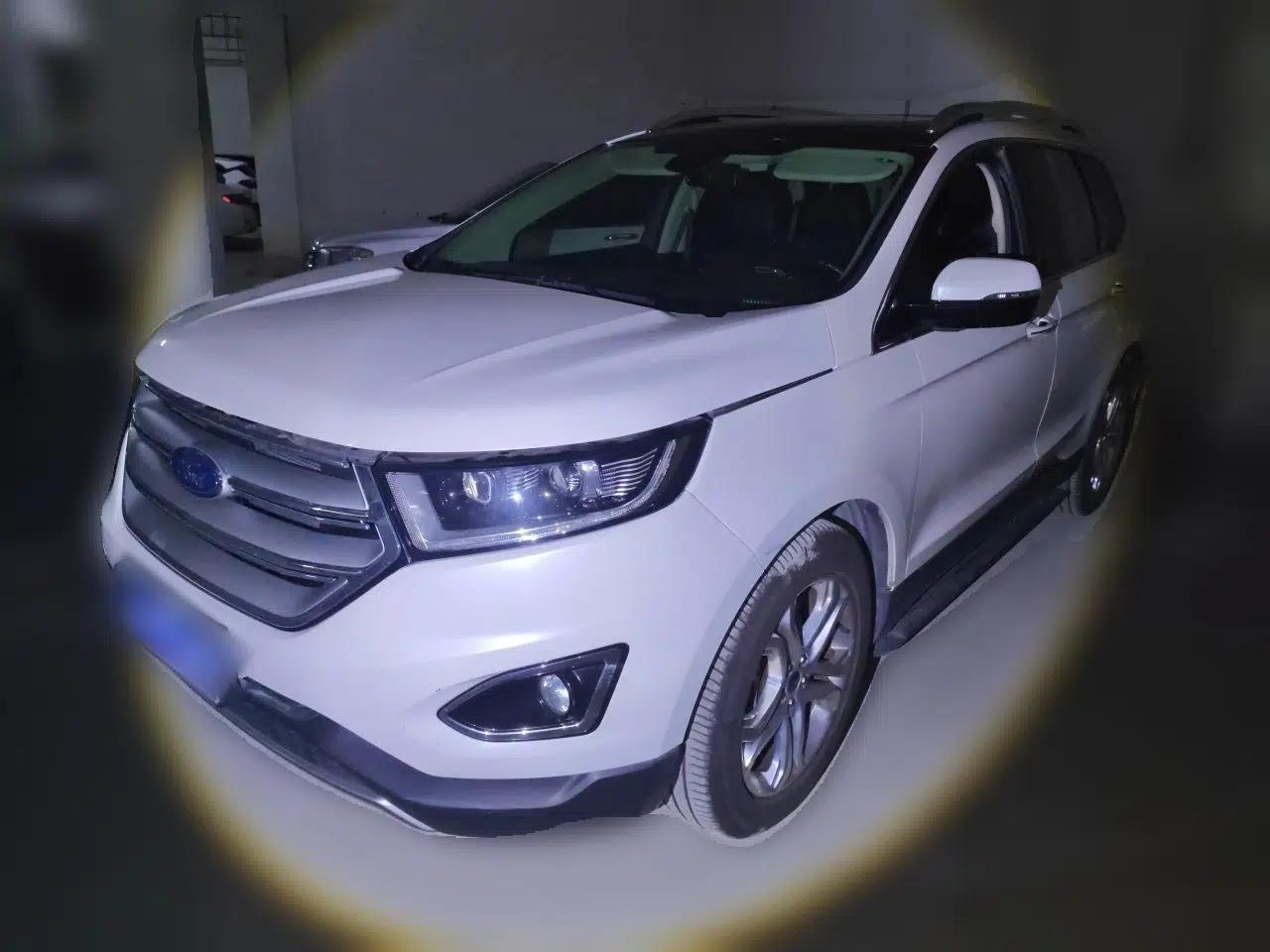 Ford Edge 2016 EcoBoost 245 Two-Wheel-Drive Titanium 7-Seater — миниатюра 1