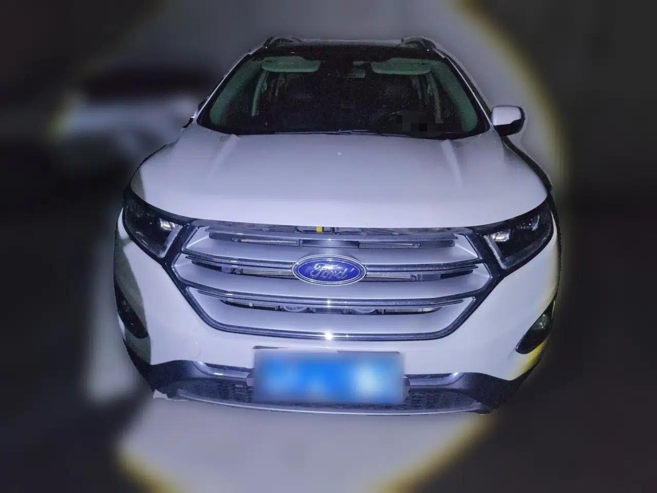 Ford Edge 2016 EcoBoost 245 Two-Wheel-Drive Titanium 7-Seater — миниатюра 2