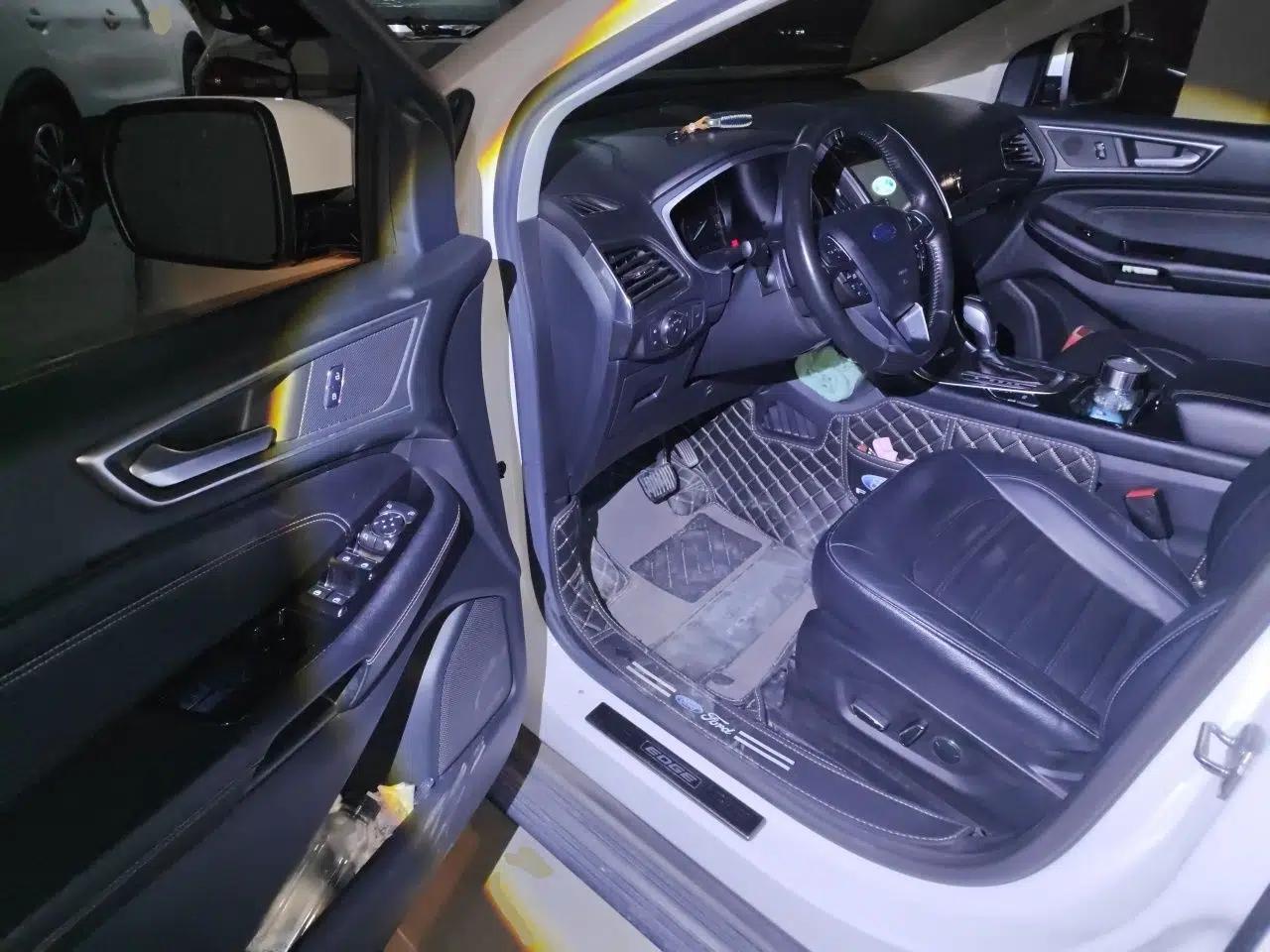 Ford Edge 2016 EcoBoost 245 Two-Wheel-Drive Titanium 7-Seater — миниатюра 16