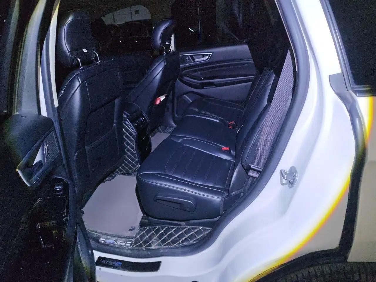 Ford Edge 2016 EcoBoost 245 Two-Wheel-Drive Titanium 7-Seater — миниатюра 17