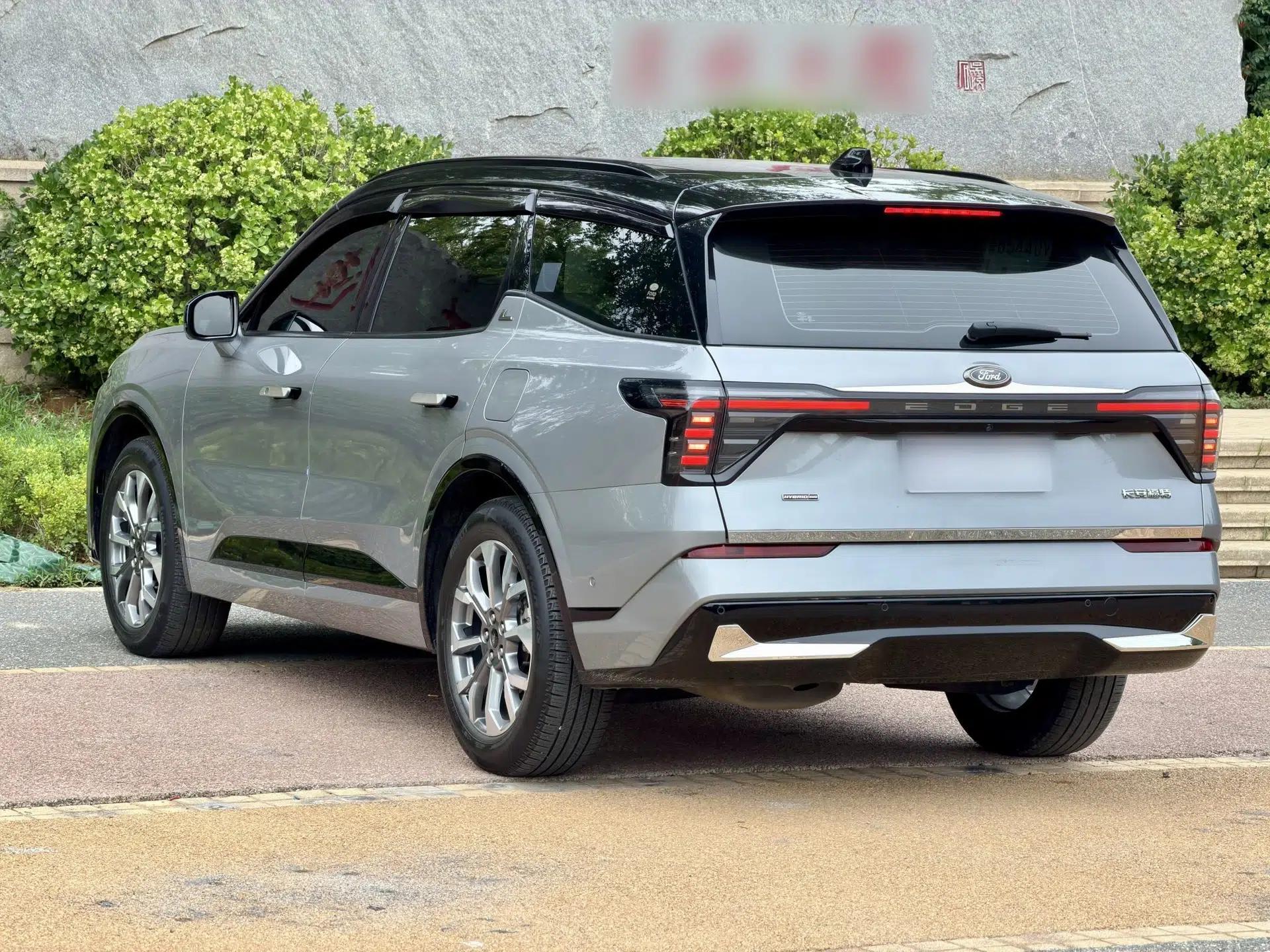 Ford Edge 2023 Edge L 2.0T EcoBoost E-Hybrid Four-Wheel Drive Seven-Seat Supreme Model — миниатюра 2