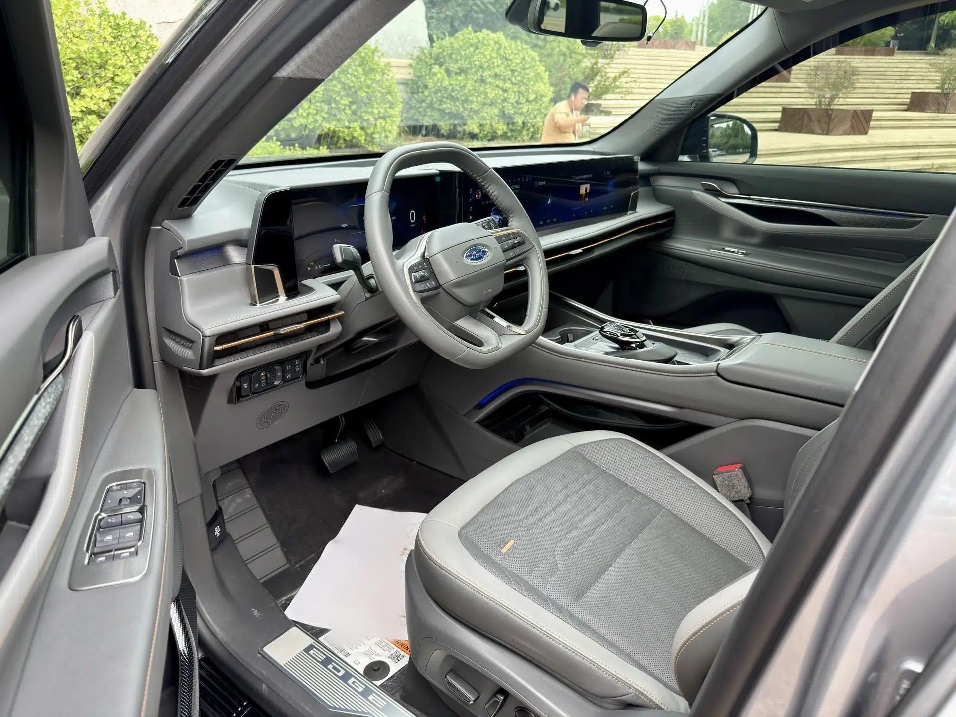 Ford Edge 2023 Edge L 2.0T EcoBoost E-Hybrid Four-Wheel Drive Seven-Seat Supreme Model — миниатюра 15
