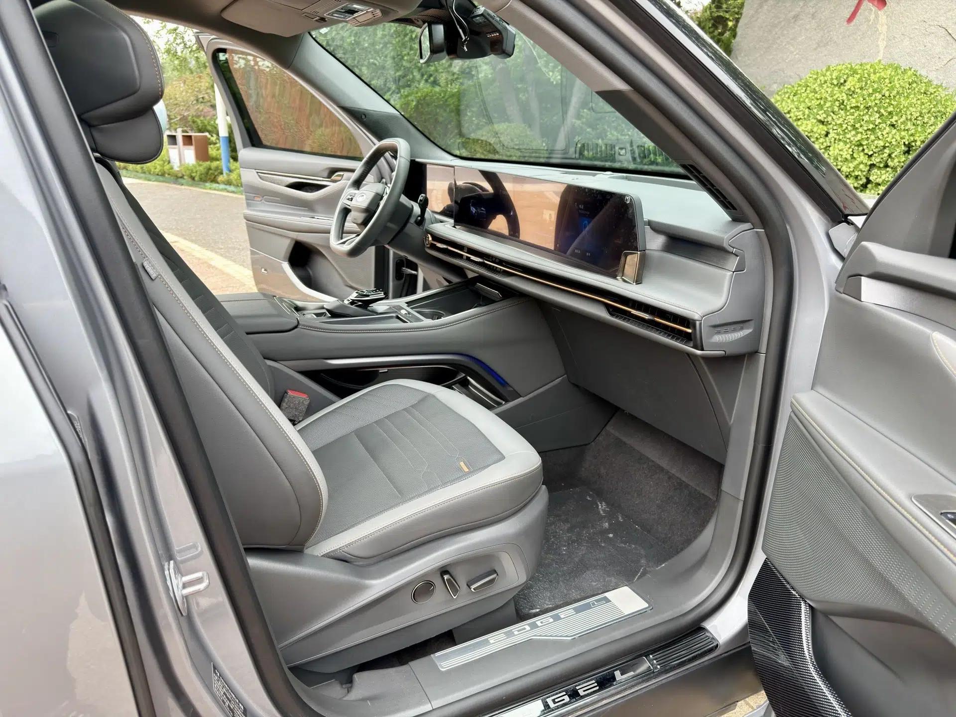 Ford Edge 2023 Edge L 2.0T EcoBoost E-Hybrid Four-Wheel Drive Seven-Seat Supreme Model — миниатюра 22