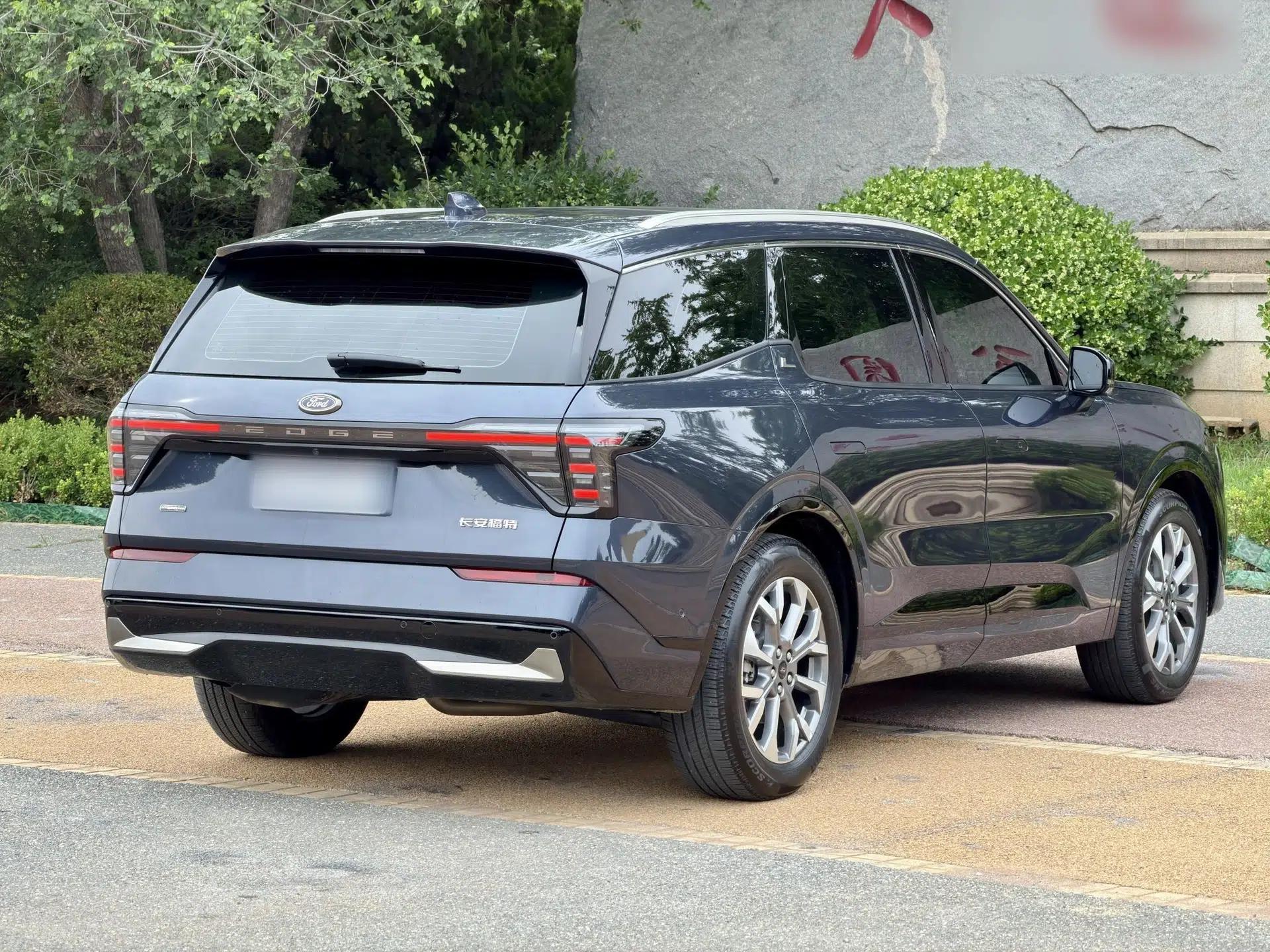 Ford Edge 2023 Edge L 2.0T EcoBoost E-Hybrid Four-Wheel Drive Seven-Seat Supreme Model — миниатюра 2