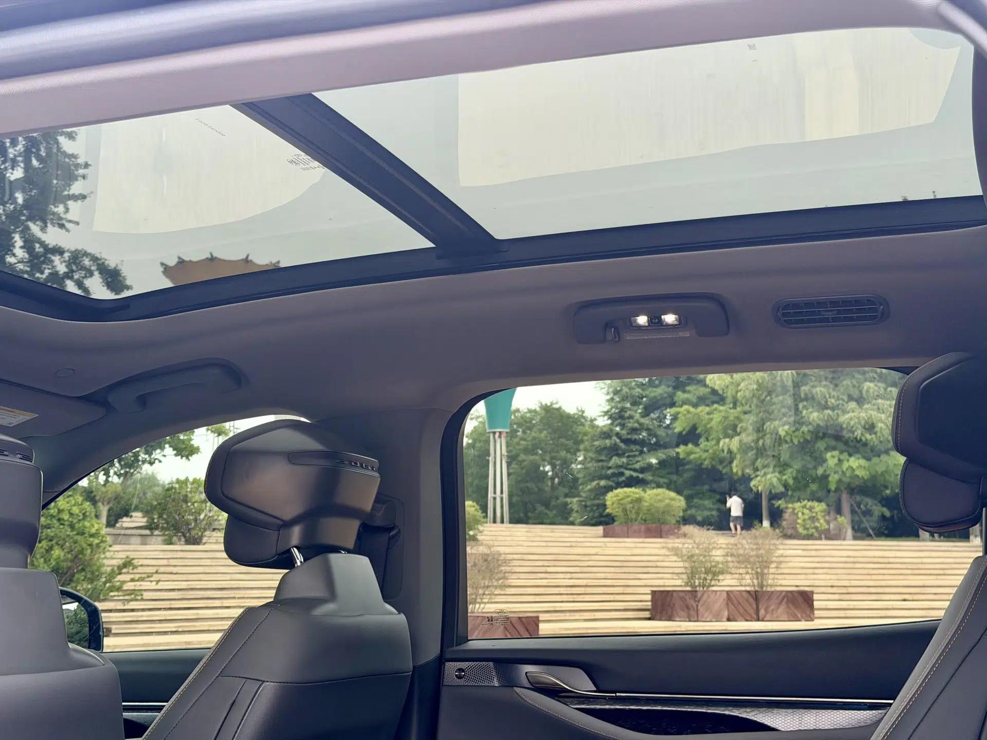Ford Edge 2023 Edge L 2.0T EcoBoost E-Hybrid Four-Wheel Drive Seven-Seat Supreme Model — миниатюра 13
