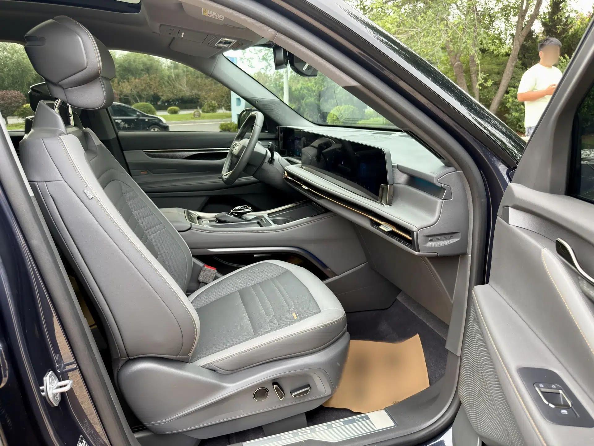 Ford Edge 2023 Edge L 2.0T EcoBoost E-Hybrid Four-Wheel Drive Seven-Seat Supreme Model — миниатюра 16