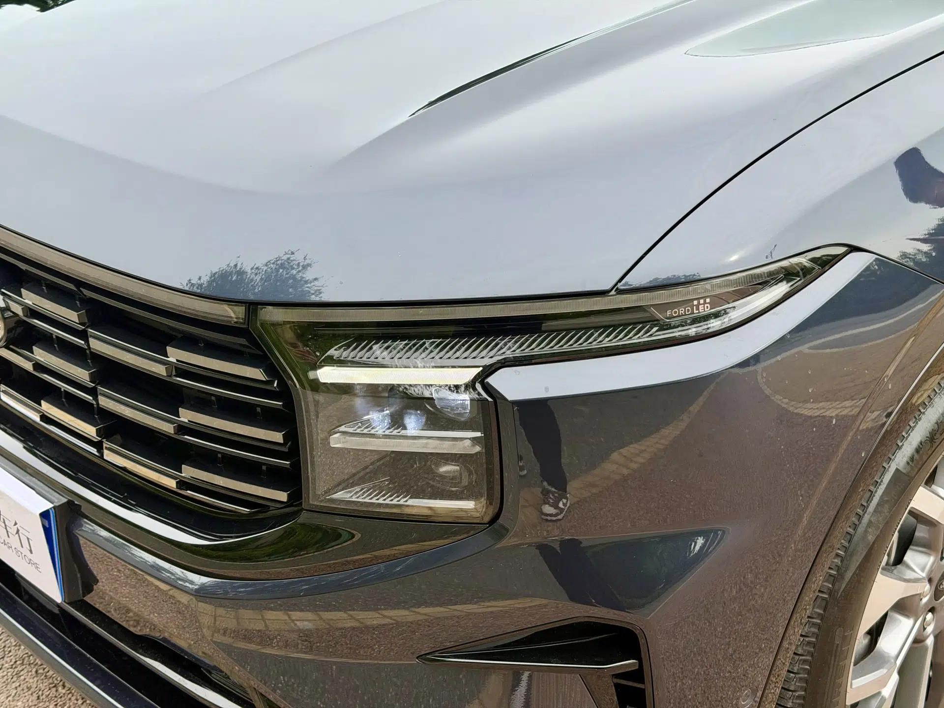 Ford Edge 2023 Edge L 2.0T EcoBoost E-Hybrid Four-Wheel Drive Seven-Seat Supreme Model — миниатюра 3