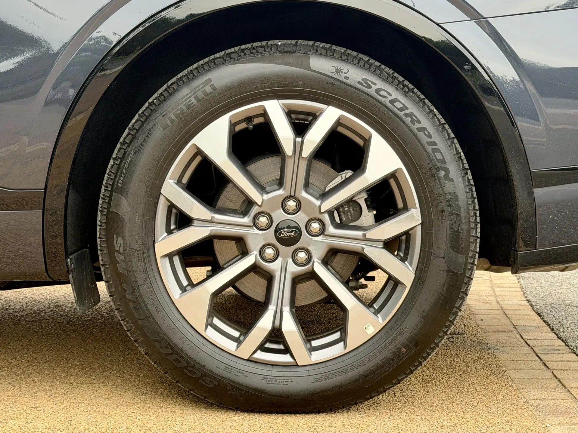 Ford Edge 2023 Edge L 2.0T EcoBoost E-Hybrid Four-Wheel Drive Seven-Seat Supreme Model — миниатюра 5