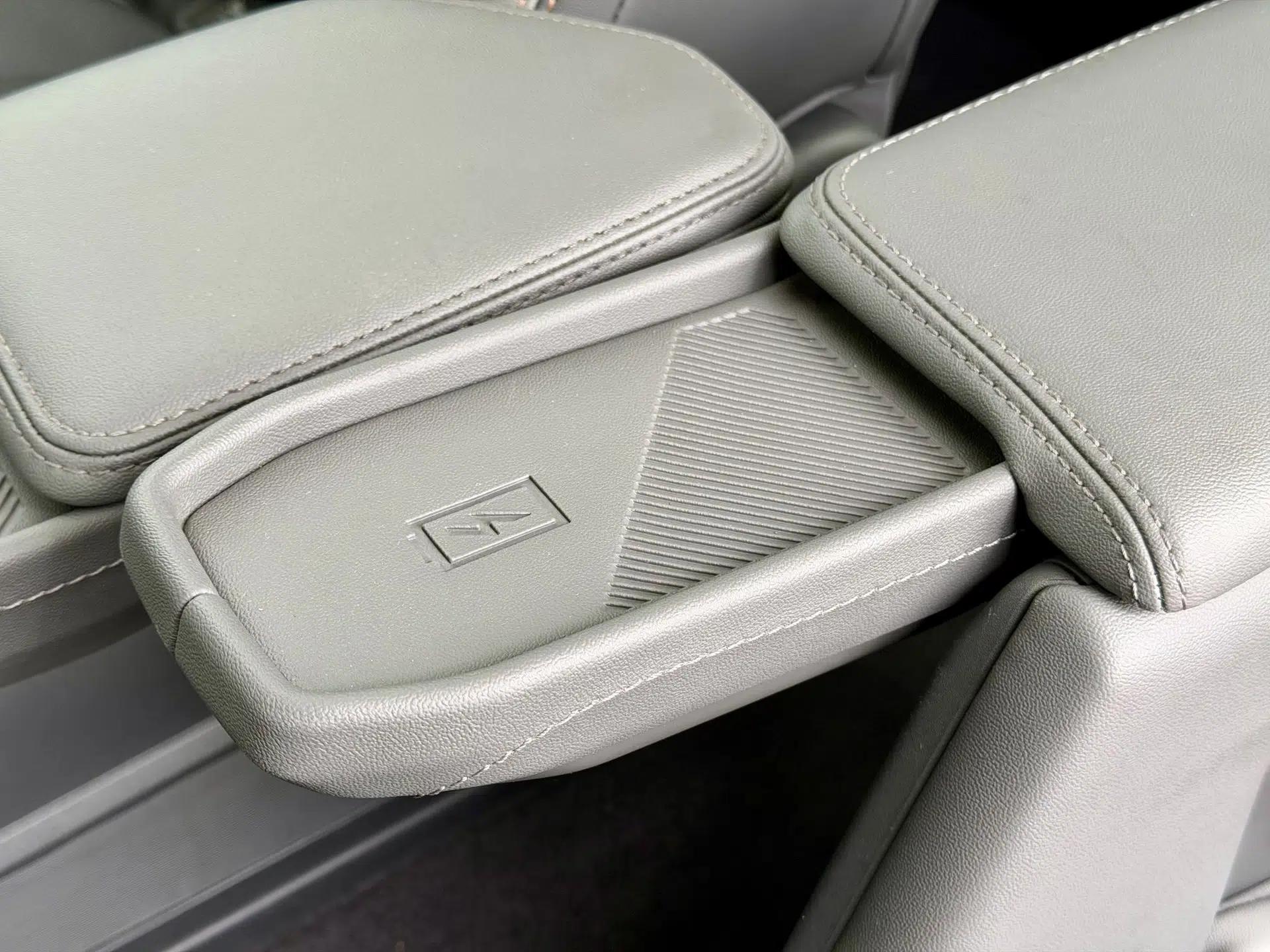 Ford Edge 2023 Edge L 2.0T EcoBoost E-Hybrid Four-Wheel Drive Seven-Seat Supreme Model — миниатюра 8