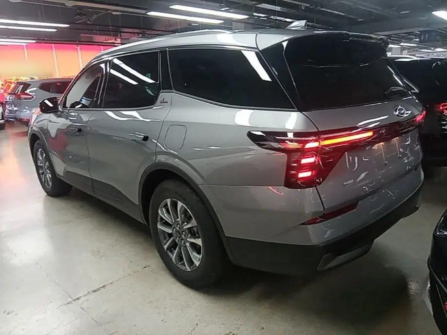 Ford Edge 2026 Model Explorer L 2.0T EcoBoost E Hybrid Two-Wheel Drive Seven-Seat Luxury — миниатюра 4