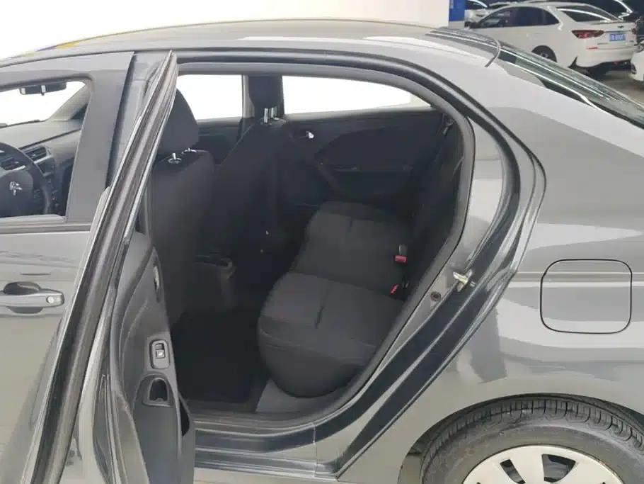 2014 Citroën Elysee 1.6L Manual Fashion Edition — миниатюра 11