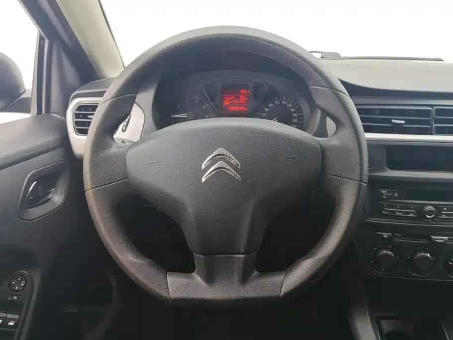 2014 Citroën Elysee 1.6L Manual Fashion Edition — миниатюра 15