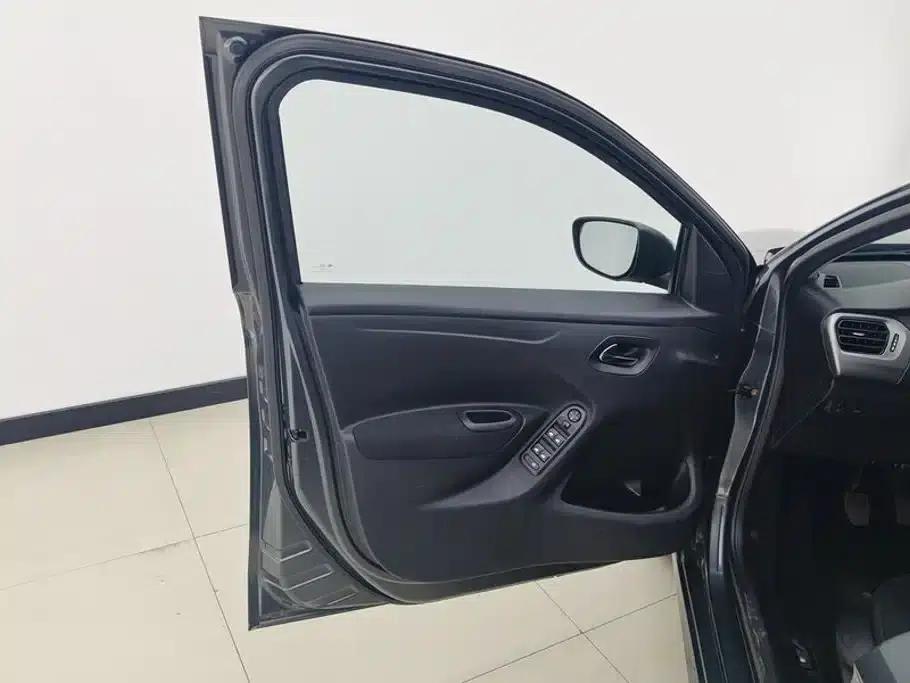2014 Citroën Elysee 1.6L Manual Fashion Edition — миниатюра 7
